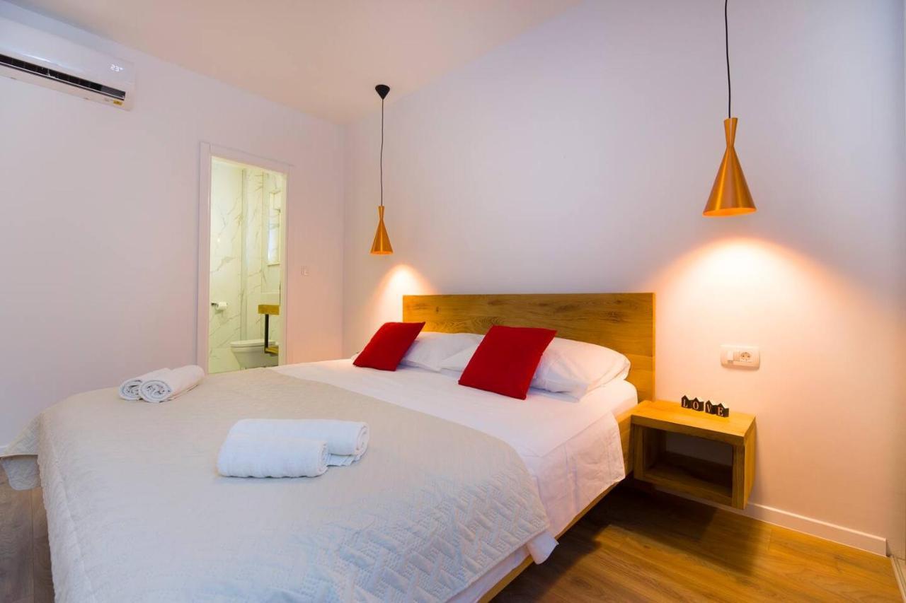 Apartments Bulli Trogir Exterior photo